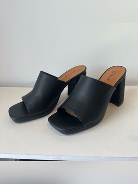 Diba Black Open-Toe Block Heel Mules